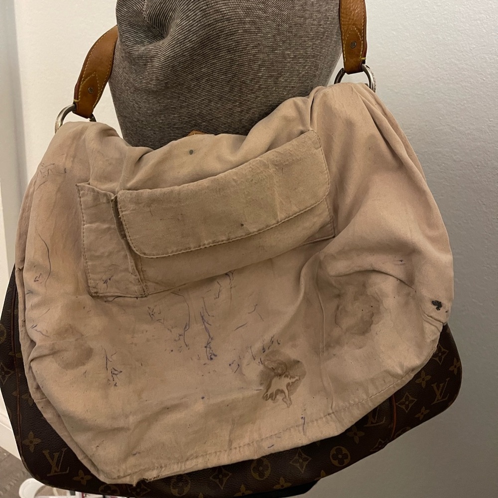Louis Vuitton Monogram Galleria Pm - Picture 7 of 16